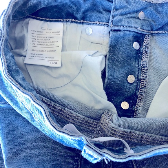 KanCan skinny jeans, light wash with distressing, size 1/24 - Picture 6 of 6